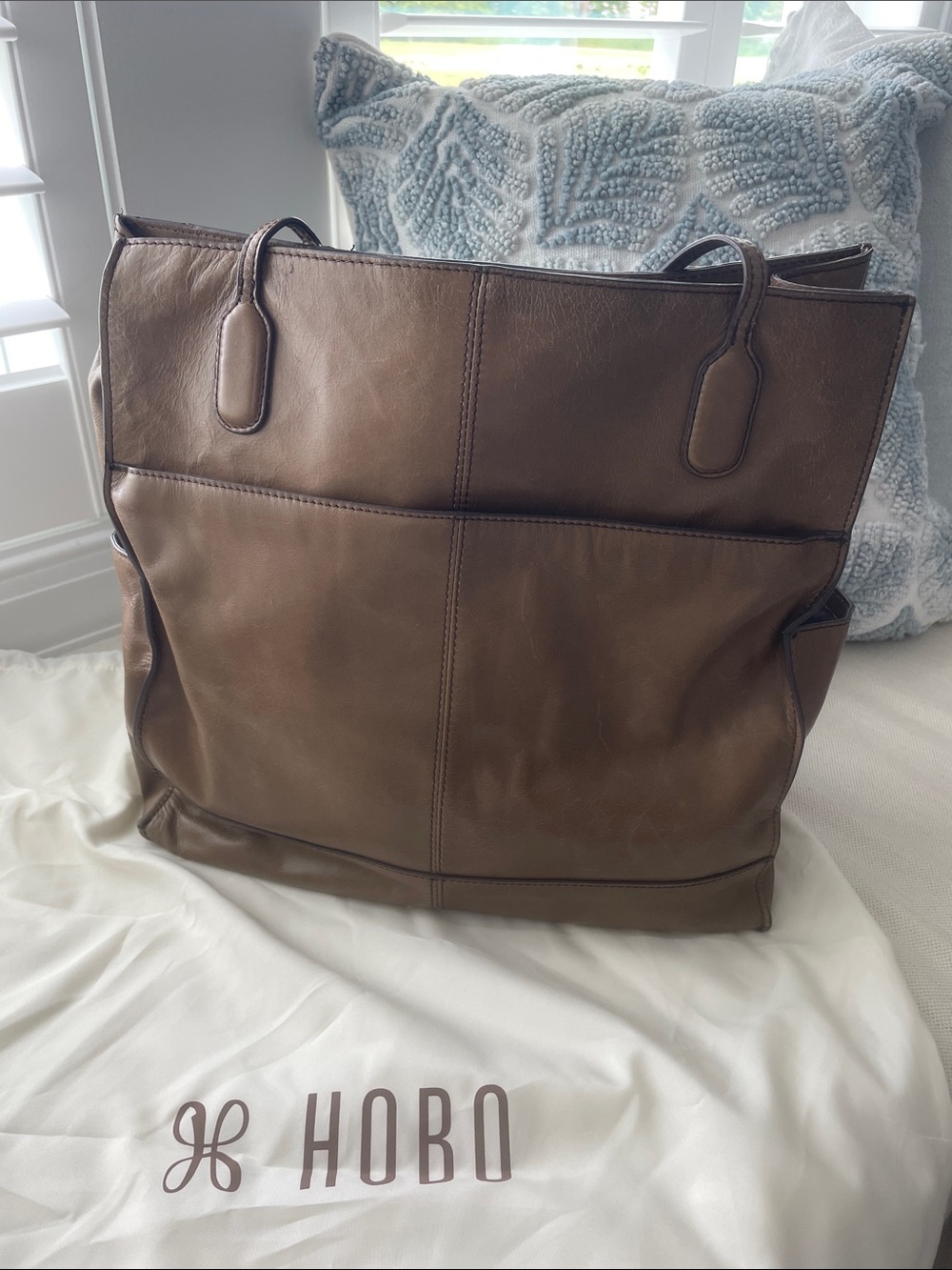 HOBO Tote in Greenish Brown Polished Leather